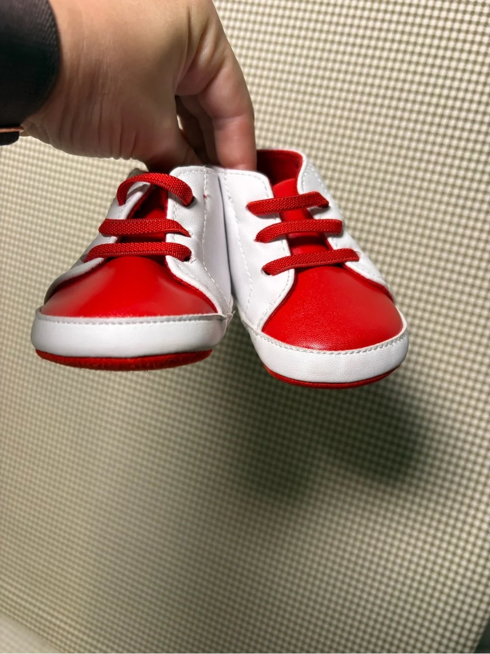 Disney Baby Mickey Mouse Soft Sole Crib Shoes Red White Size 9-12 Months